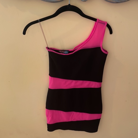 Adorable Girl's Off-the-Shoulder Dress - Picture 1 of 4